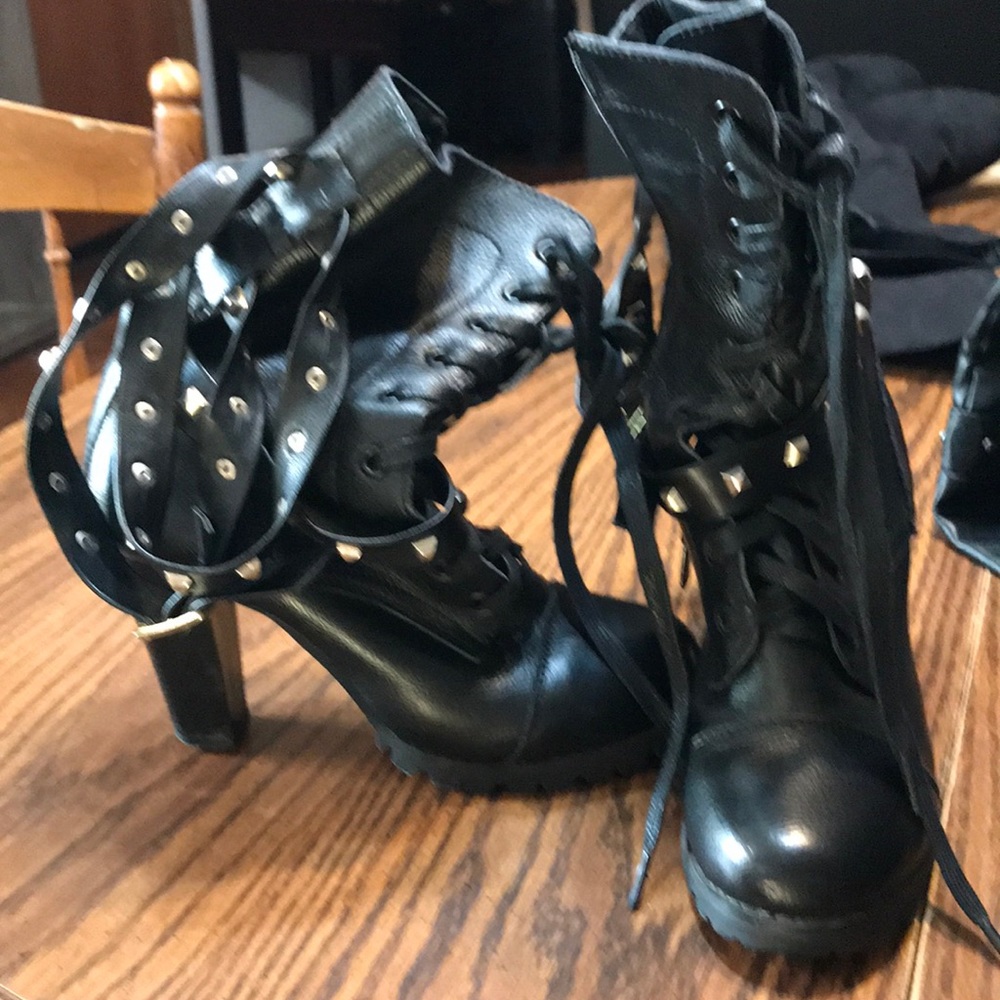 High heel boots
